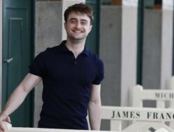 Daniel Radcliffe Kenang Pertemuan Pertamanya dengan Maggie Smith