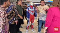 Alasan Anggota Dewan Perwakilan Rakyat Berkostum Ultraman: Ingin Basmi Kejahatan