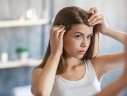 Kulit Kepala Berminyak Rambut Kering? Ini Tips Perawatan yang Tepat