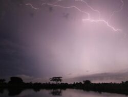 Cuaca Ekstrem Berpotensi Landa Jatim saat Malam Pergantian Tahun