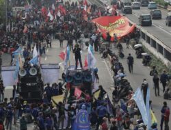Polisi Tetapkan 13 Penyusup Unjuk Rasa Hari Buruh di Dewan Perwakilan Rakyat Jadi Tersangka