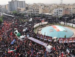 Prosesi Pemakaman Komandan Militer dan Ilmuwan Nuklir Iran