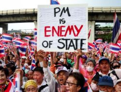 Warga Thailand Turun ke Jalan Tuntut Perdana Menteri Mundur