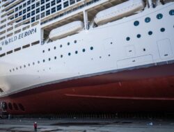 Aksi Heroik Ayah Terjun ke Laut Usai Putrinya Jatuh dari Kapal Pesiar