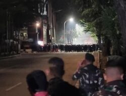 Massa Masih Bertahan, Aparat Minta Kawasan Mako Brimob Kwitang Steril