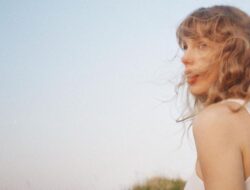 Suruhan Justin Baldoni Incar Taylor Swift Sampai sekarang Terobos Rumah Travis