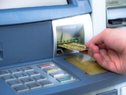 Cek Dulu Sebelum ke Vietnam, Turis Ambil Uang di ATM Kena Biaya Mahal