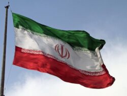 Digempur Hukuman Negara Barat, Bank Swasta Besar di Iran Bangkrut