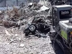 Polisi Lacak Pemilik Sedan Mercy Ringsek Tertimpa Ponpes Al Khoziny