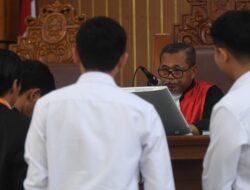 Hakim Tipikor Jakarta Menangis Adili Kasus Suap Hakim Djuyamto dkk