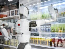 Canggih! Robot Gantikan Pegawai di Toko-toko Ritel China