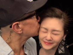 DJ Koo Masih Setia Datang Setiap Hari ke Makam Barbie Hsu