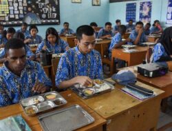 Siswa di Daerah 3T dan Rawan Stunting Dapat MBG 6 Hari