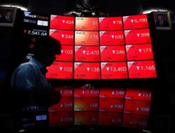 IHSG Ambruk 4,94% Pagi Ini, Seluruh Sektor Merana