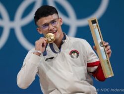 Lifter Indonesia Rizki Juniansyah Terima 2 Sertifikat Penghargaan dari Guinness World Records