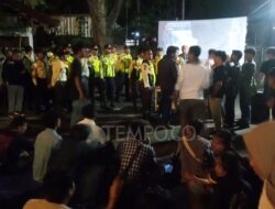 Rektorat Unram Bubarkan Acara Nobar Layar Lebar Pesta Babi