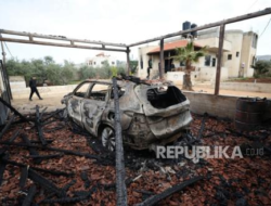 Pemukim Yahudi Coba Bakar Masjid Beserta Jamaahnya di Tepi Barat