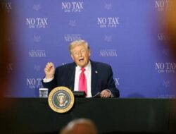 Trump Berharap Iran Buka Selat Hormuz Sepenuhnya Mulai Jumat