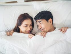 Tips Memulai Hubungan Seks Tanpa Canggung, Pengantin Baru Dianjurkan Tau : Okezone Women