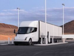 Truk Listrik Tesla Semi Berencana Masuk Eropa, Debut September Ini